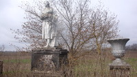 Скульптура колгоспниці на Старому Маячанському шляху