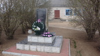 Пам'ятник односельчанам, які загинули в роки ІІ світової війни