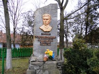 Ostap Nyzhankivsky monument in Zavadiv