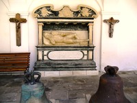 Копія надгробку Олександра Ванька Лагодовського в Свято-Успенській Унівській лаврі