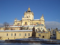 Архикатедральний собор Св. Юра та пам'ятник митрополитові Андрею